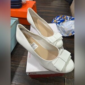 Girls size 3.5 white heels